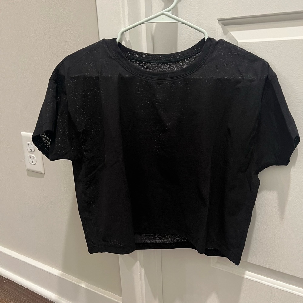 Black lululemon cates tee *mesh*